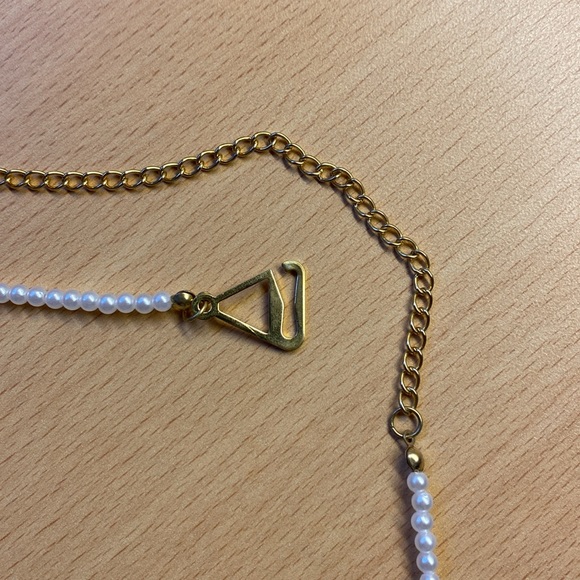 URGENT - Pearl Necklace, Gold and White - Picture 2 of 4